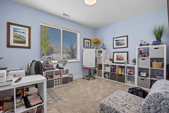 Building Photo - 4165 Corvina St