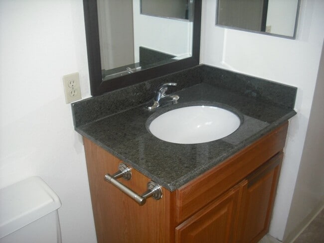 Building Photo - UPGRADED PENTHOUSE CONDO