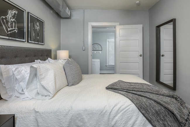 Building Photo - 3716 Warwick Blvd