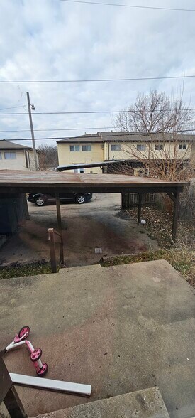 Building Photo - 824 N 70th St