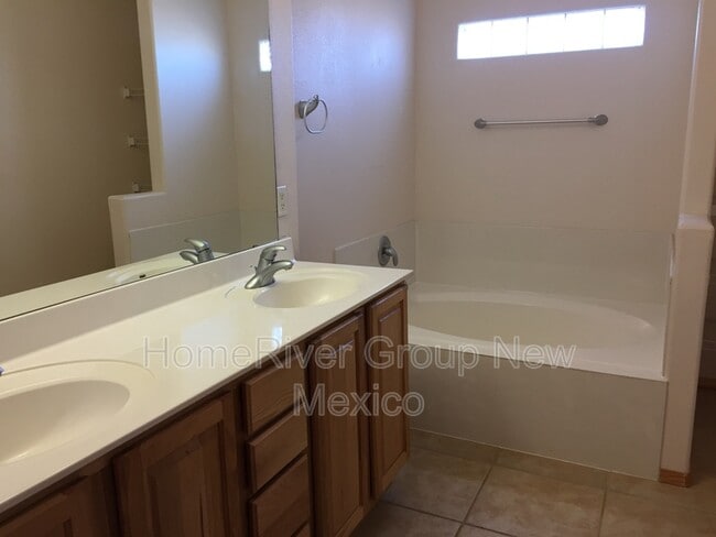 Building Photo - 828 Kipuka Dr NW