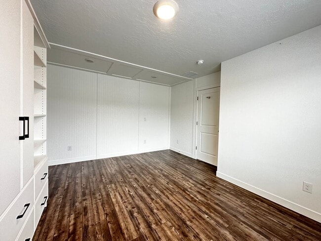 Building Photo - Great Lehi Home Now Available!