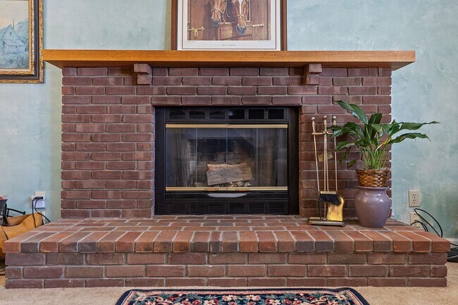 Building Photo - 3441 Laredo Dr