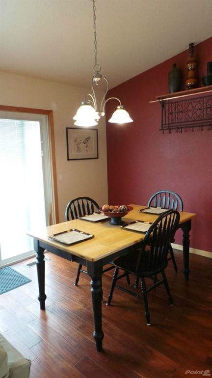 Building Photo - SPACIOUS | 3 BEDROOM | TOWNHOME | LOCATED ...