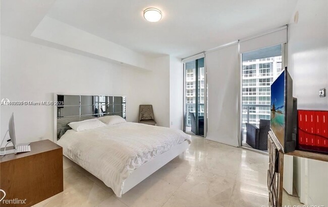 Building Photo - 1 br, 1 bath Condo - 495 Brickell Ave Apt ...