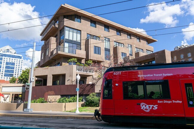 Building Photo - 611 W G St
