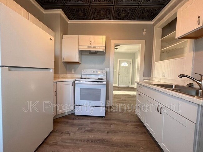 Building Photo - #11 17th Street S