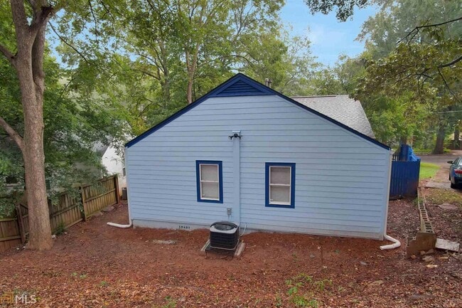 Building Photo - 1270 Trenton St SE