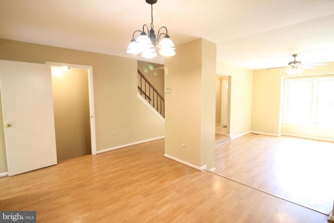 Building Photo - 130 Deer Park Ln