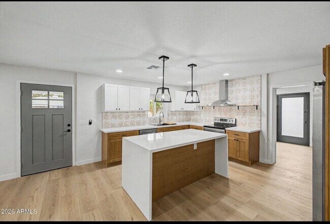 Building Photo - 3302 W Pierson St