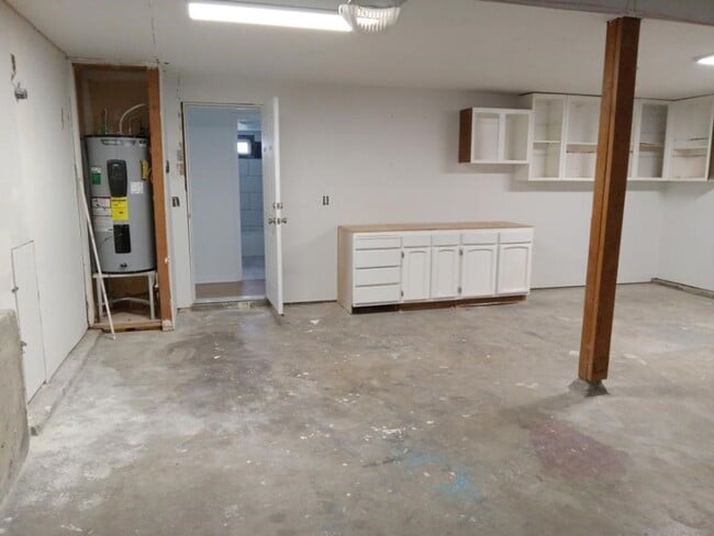 Building Photo - Amazing Private home with views 4-bedroom 2 bath, 2 car garage