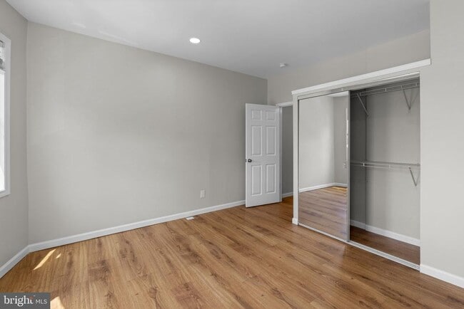 Building Photo - 1305 Light St