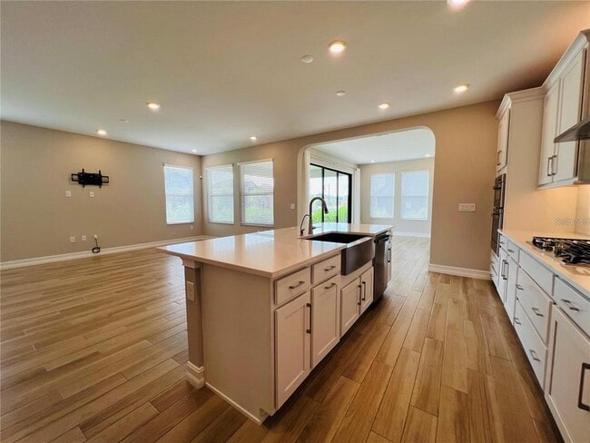 Building Photo - 4567 Tivoli Dr