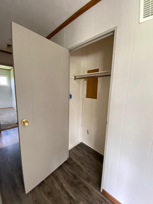 Building Photo - 4370 Circle Dr