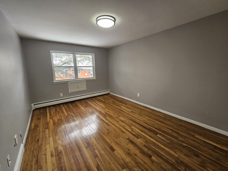 Building Photo - 363 Park Ave