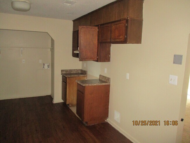 Building Photo - 1409 Westcliff Ct