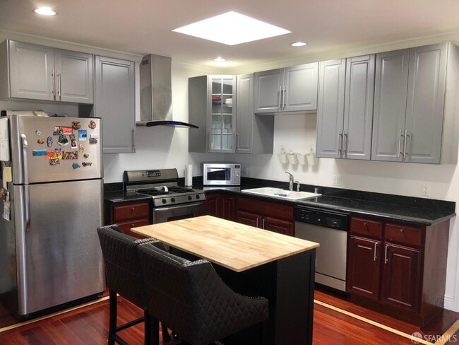 Building Photo - 499 33rd Ave