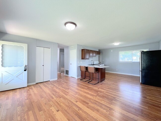 Building Photo - Charming 3 bedroom home in great location