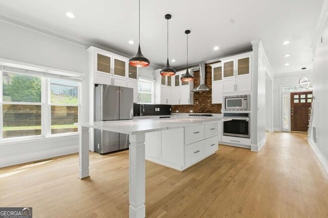 Building Photo - 850 Ormewood Ave SE