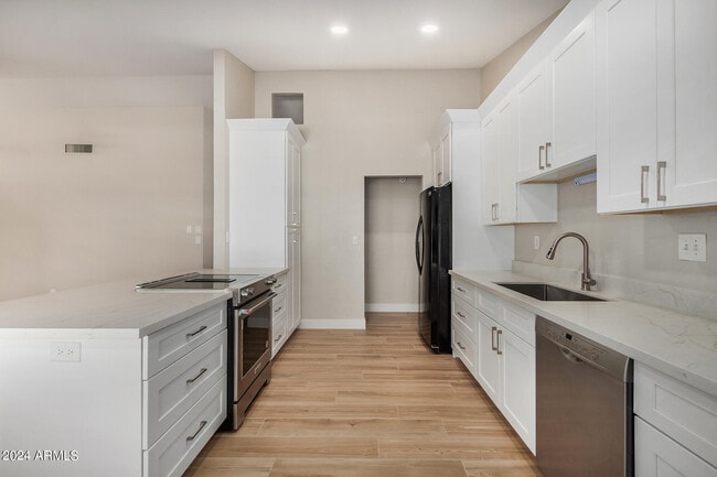 Building Photo - 3128 E Charleston Ave