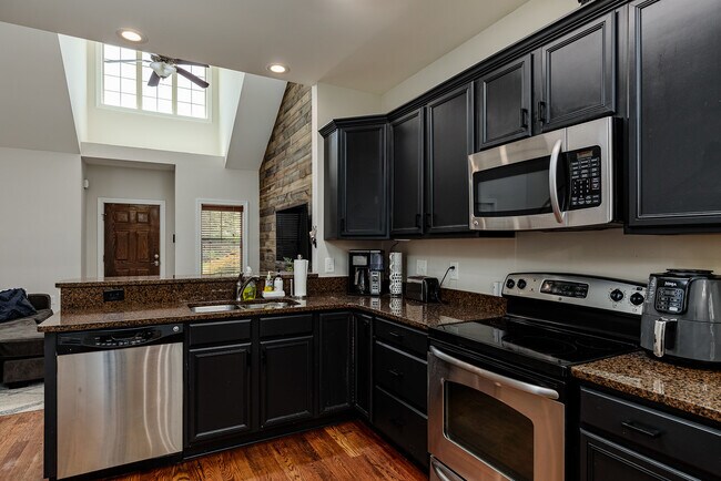 Building Photo - 22 Cypress Cir