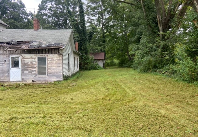 Building Photo - Historic Property! - $290 Month / $600 Down