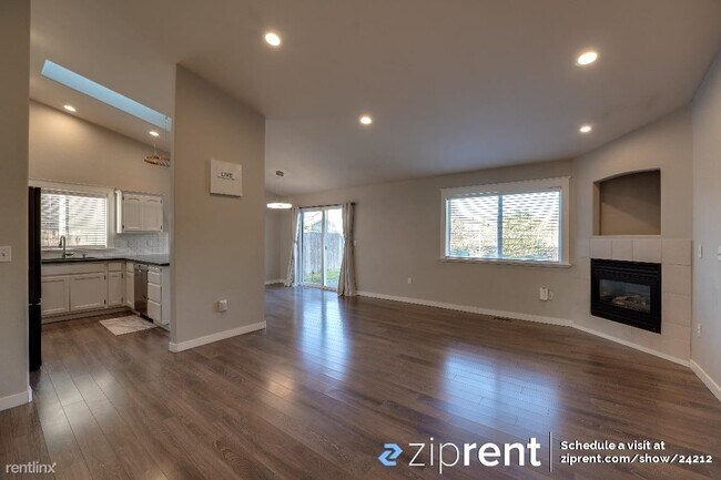 Building Photo - 3 br, 2 bath House - 6117 101st Place Nort...