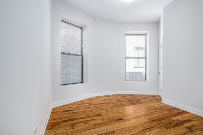 Building Photo - 5407 S Harper Ave