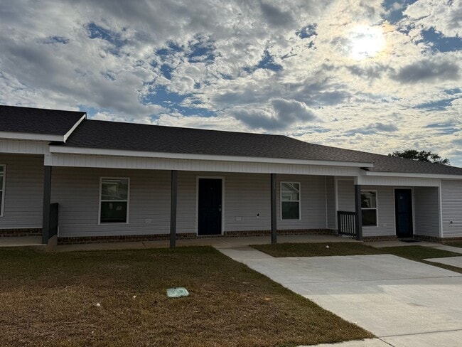 Primary Photo - 215 Charleston Dr