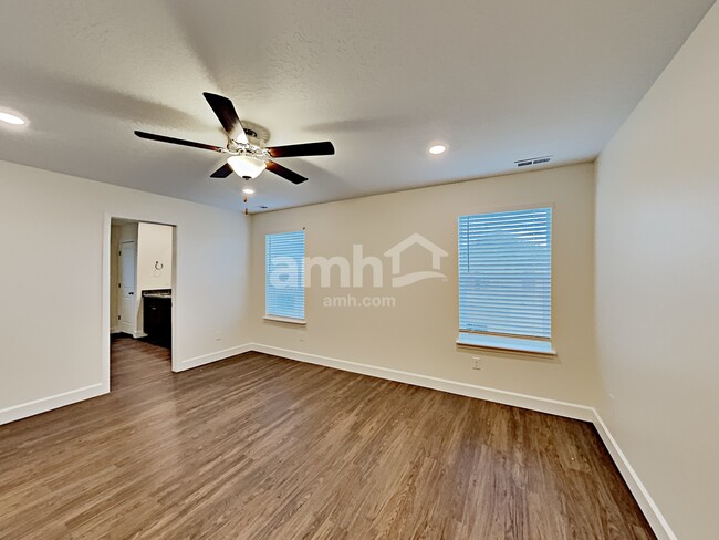 Building Photo - 2430 S Wild Horse Way