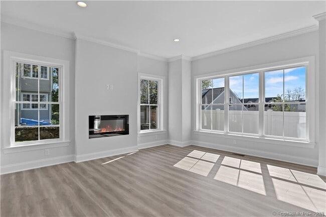 Building Photo - 350 Halley Ave