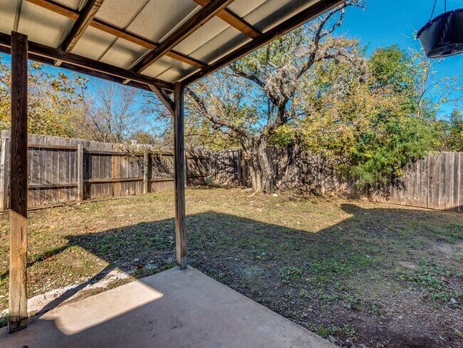 Building Photo - 9101 Japonica Ct