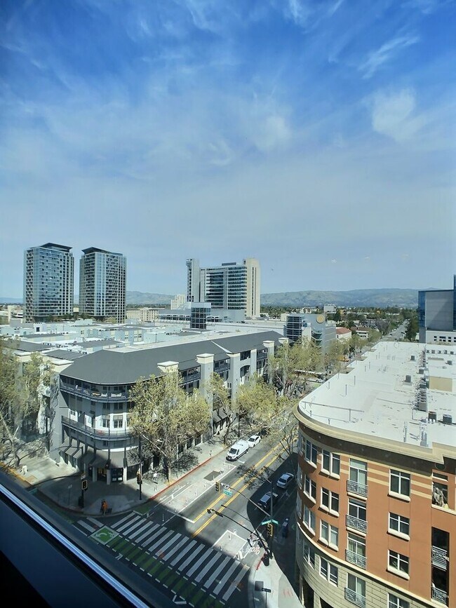 Building Photo - Beautiful 1 Bedroom/1 Bathroom Condo at The 88