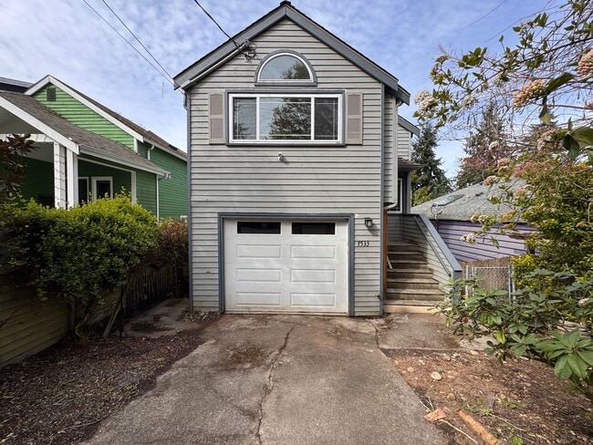 Building Photo - Beautiful Wedgwood Home with Flexible Living + 2nd Kitchen