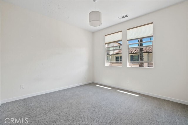 Building Photo - 216 Finch