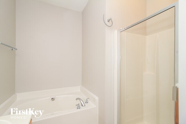 Building Photo - 365 Silver Creek Trail