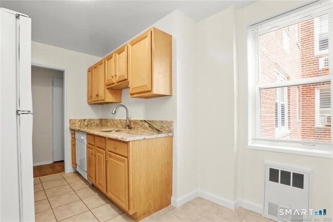 Building Photo - 39 Glenbrook Rd