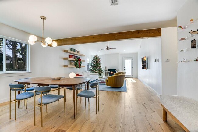 Building Photo - 3705 Alexandria Dr