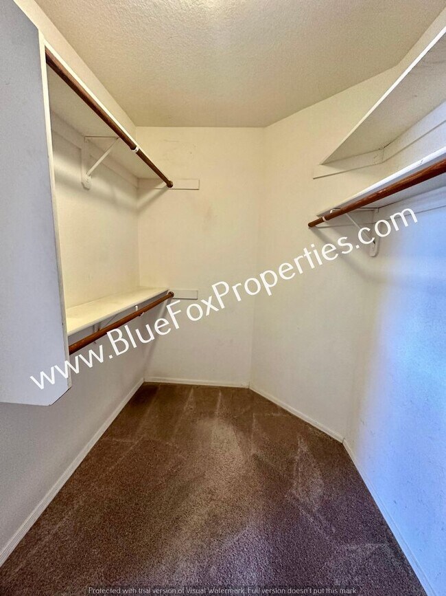 Building Photo - 3062 W Country Fair Dr