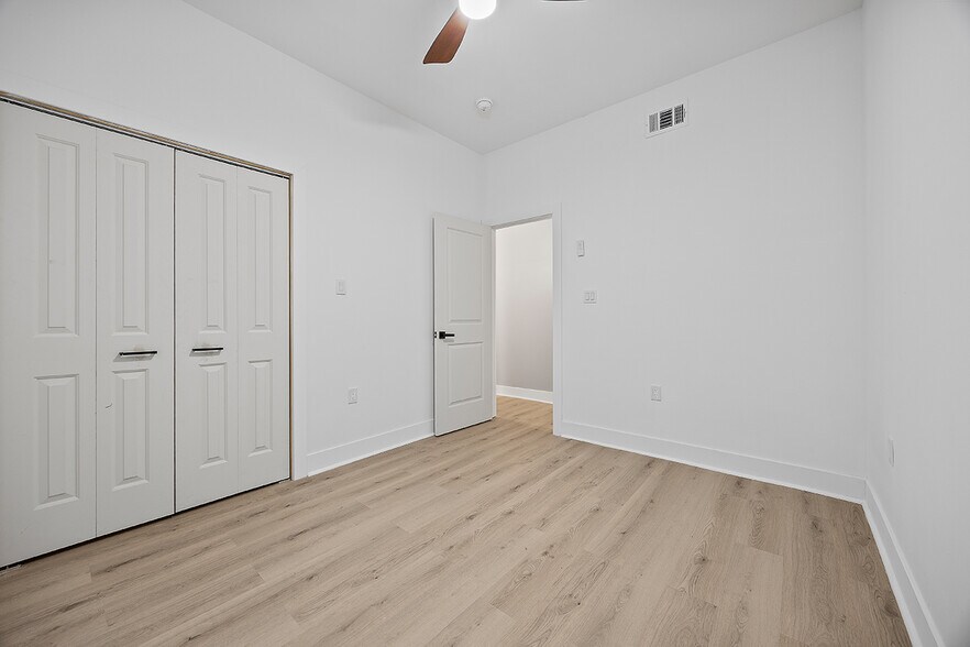 Building Photo - 1109 E Carson St