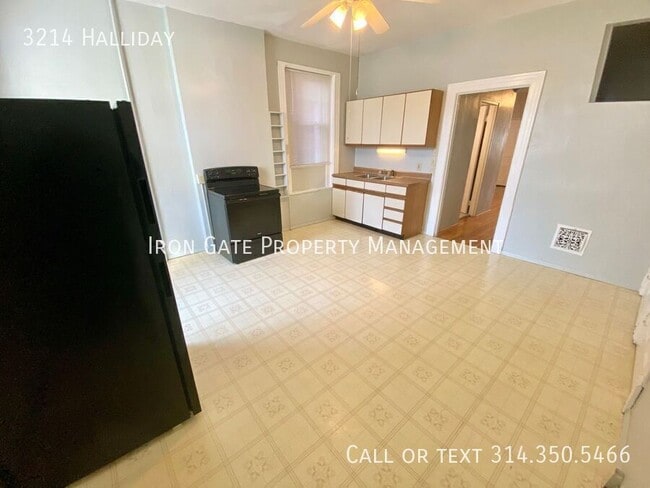 Building Photo - 3214 Halliday-