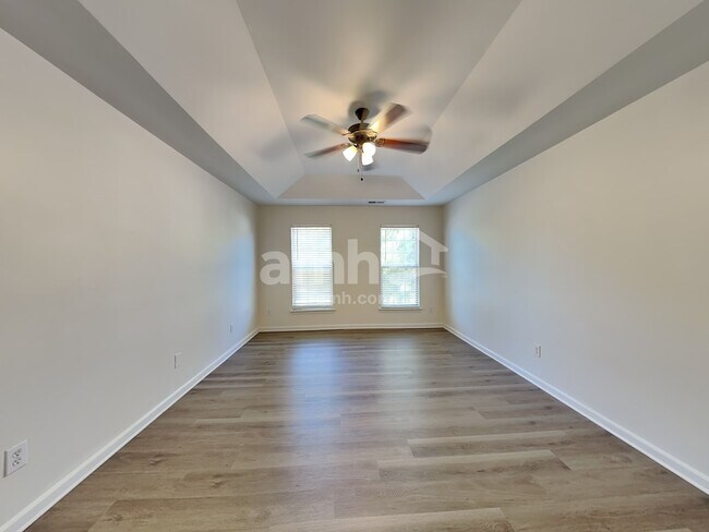 Building Photo - 1015 Farmingham Ln