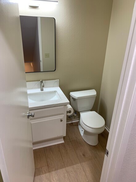 Downstairs bathroom - 2800 Plaza del Amo