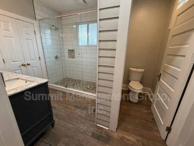 Building Photo - 8 N Broad St