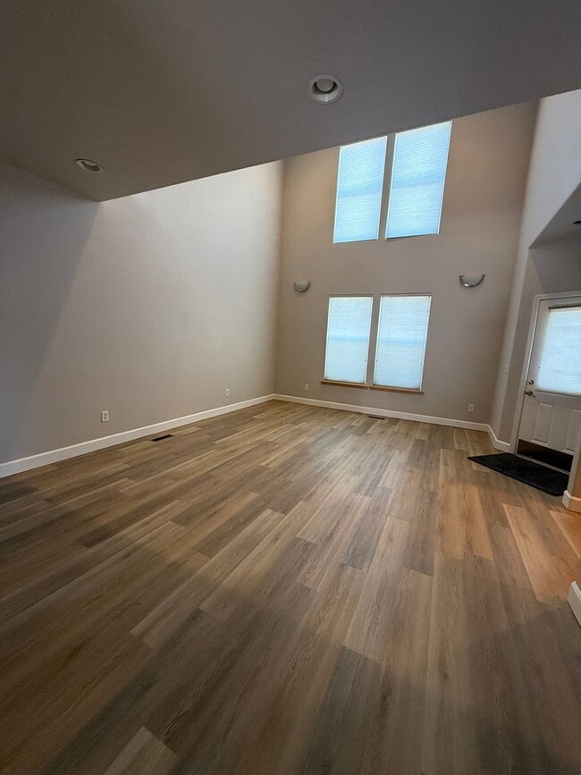 Building Photo - 3170 Juniper Ridge Dr