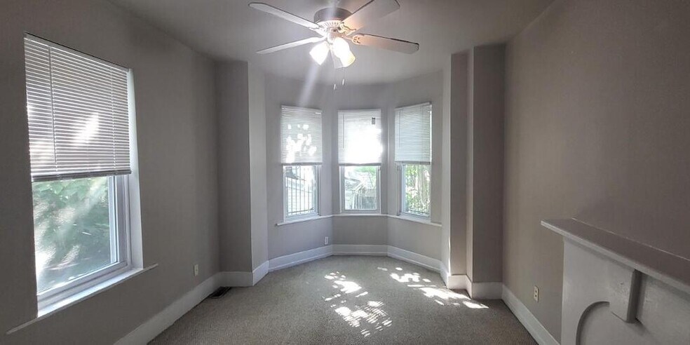 Building Photo - 524 N 33rd St