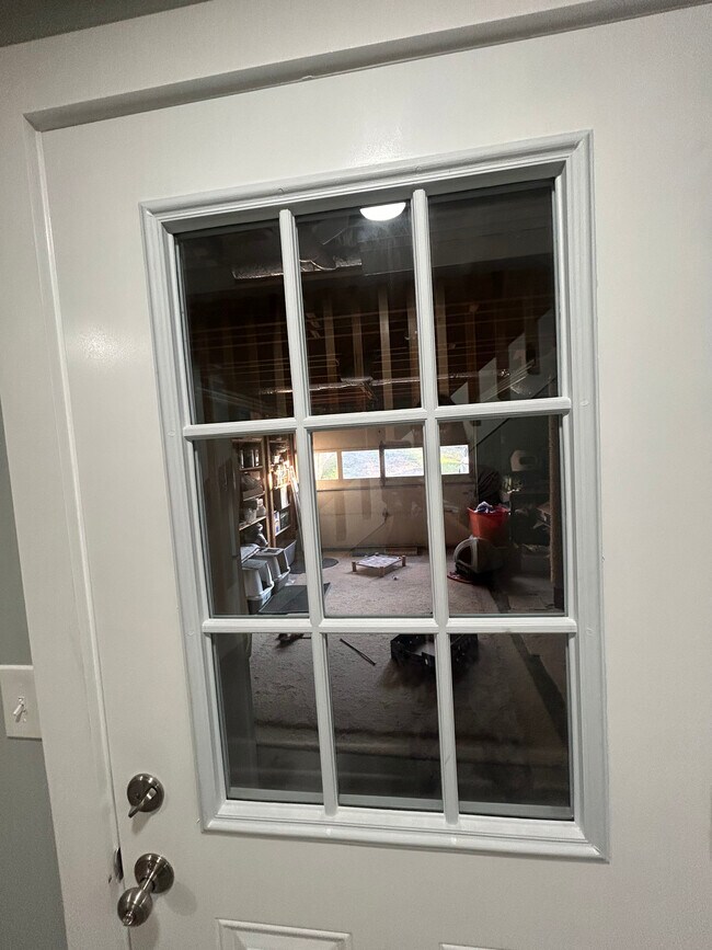 Building Photo - 44 Maple Ave