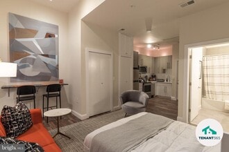 Building Photo - 8 E Fayette St