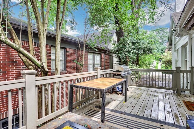 Building Photo - 355 8th St NE