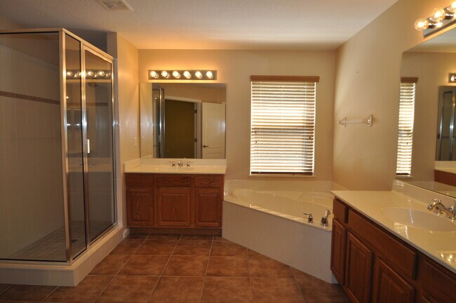 Building Photo - Exclusive Pool Home in Lake Mary on a Cul-de-Sac in Gated Community